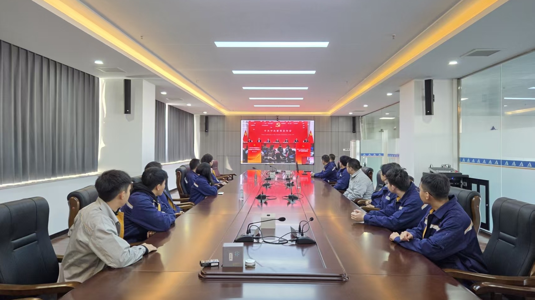 1.智能裝備中心黨支部.jpg